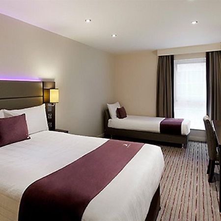 Premier Inn Glasgow Milngavie Exteriör bild