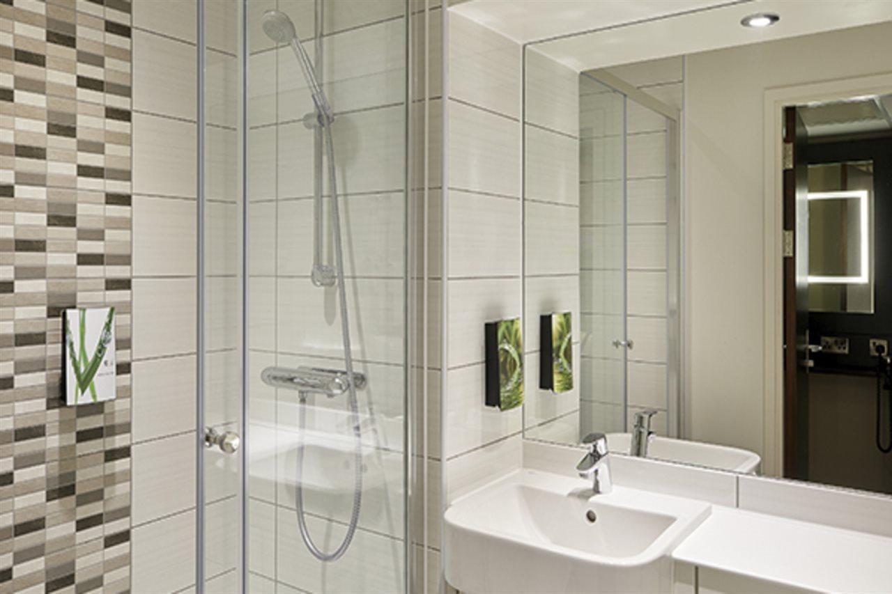 Premier Inn Glasgow Milngavie Exteriör bild
