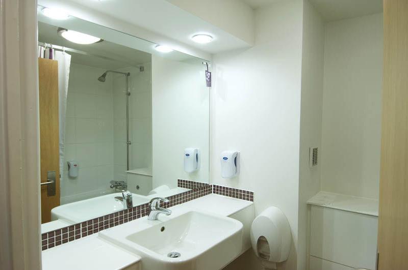 Premier Inn Glasgow Milngavie Exteriör bild