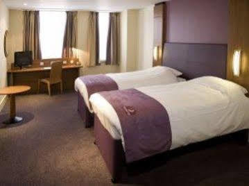 Premier Inn Glasgow Milngavie Exteriör bild